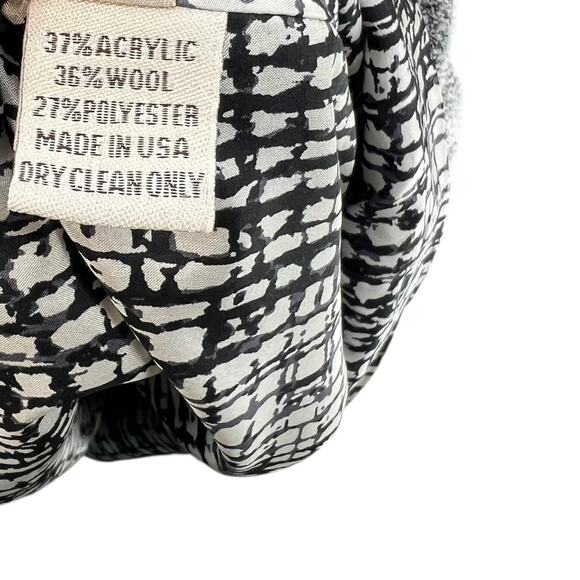 Lela Rose Boucle Short Sleeve Top Blouse Zip Back Wool Blend Gray Size 6 - Picture 12 of 12